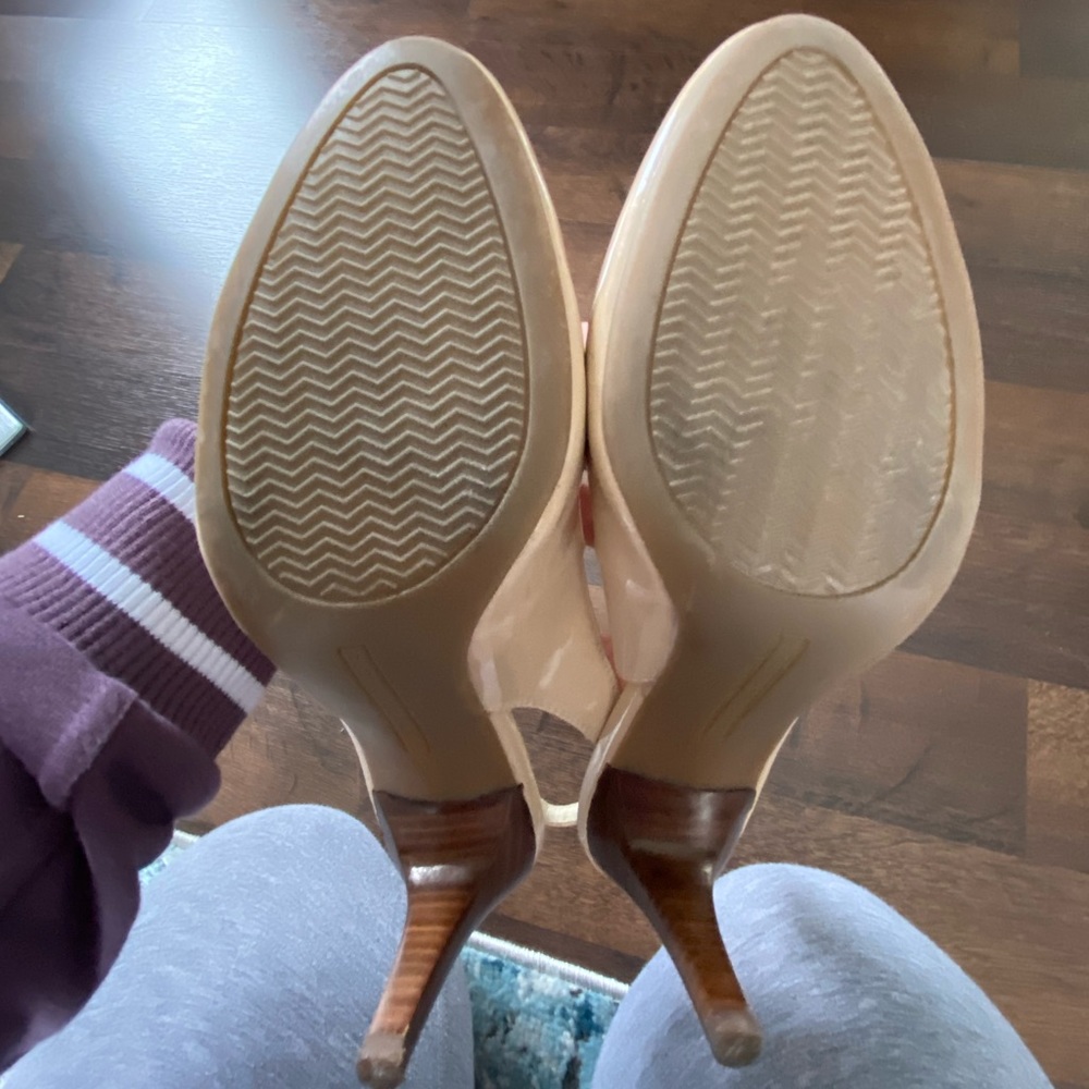 Tommy Hilfiger Nude Round Toe Slingback pumps - Picture 5 of 6